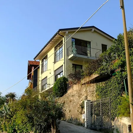 Luxury Getaway With Pool, Garden & Privacy * Nesso